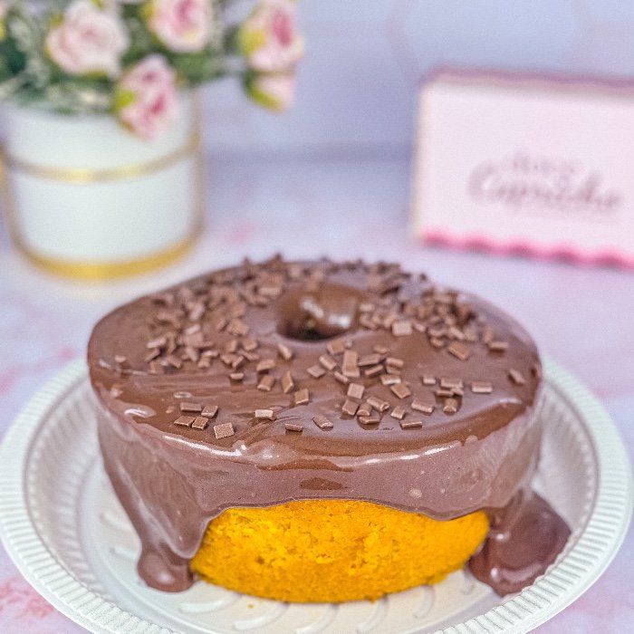Bolo Caseiro de Cenoura com cobertura de chocolate